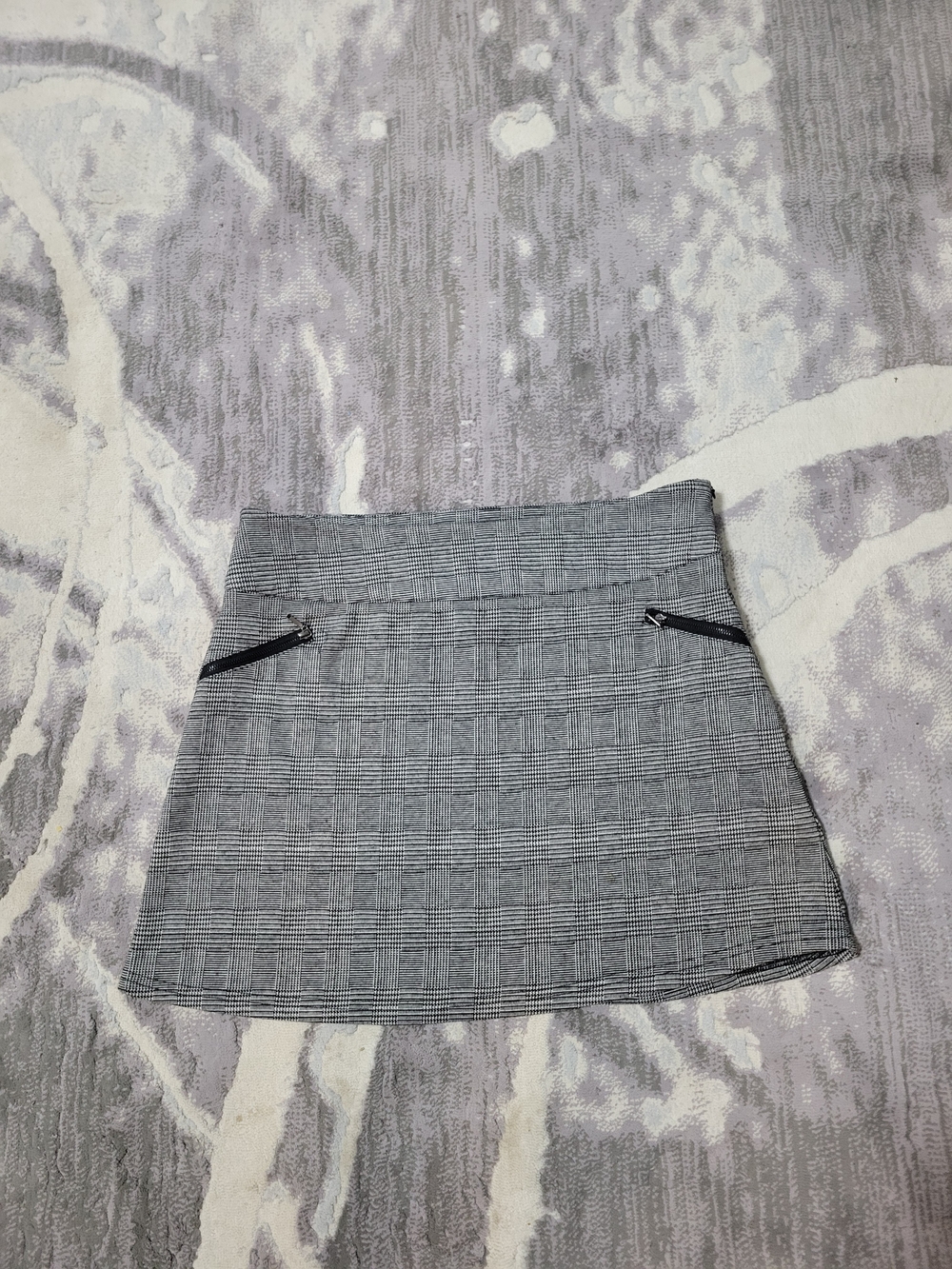 Plaid Gray Mini Skirt with Zip Pocket Accents Size M